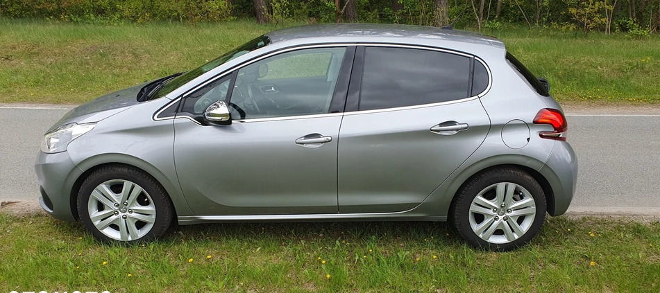 Peugeot 208 cena 36600 przebieg: 86900, rok produkcji 2019 z Strzyżów małe 742